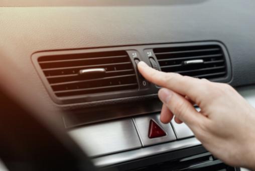 Vanliga problem med bilens luftkonditioneringskylmedium och hur man åtgärdar dem